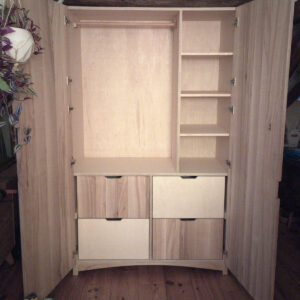 030-2024-02 Foto Agata Kleding Kast (6)